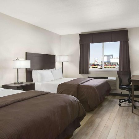 Days Inn By Wyndham Steinbach Kültér fotó