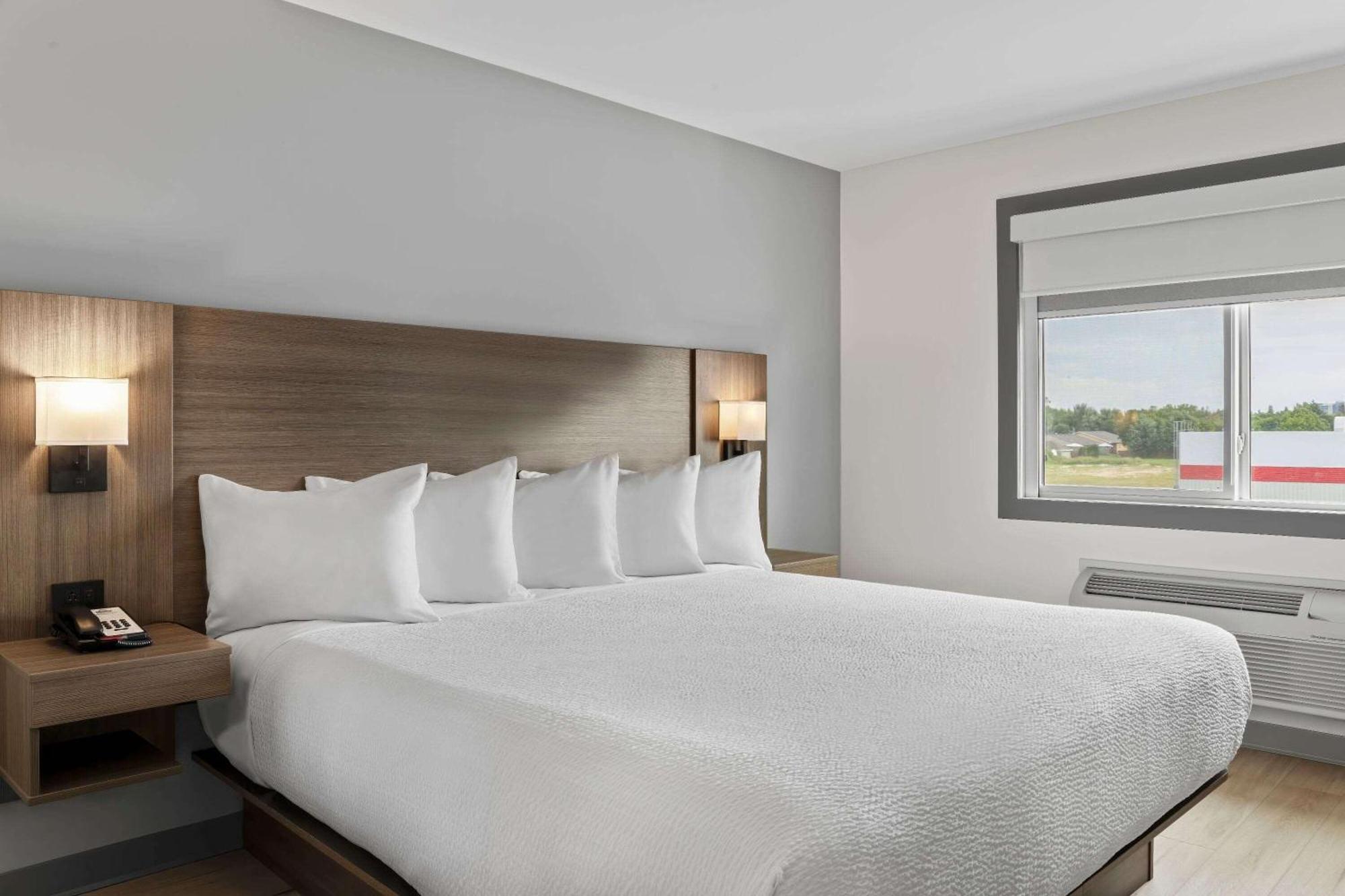 Days Inn By Wyndham Steinbach Kültér fotó