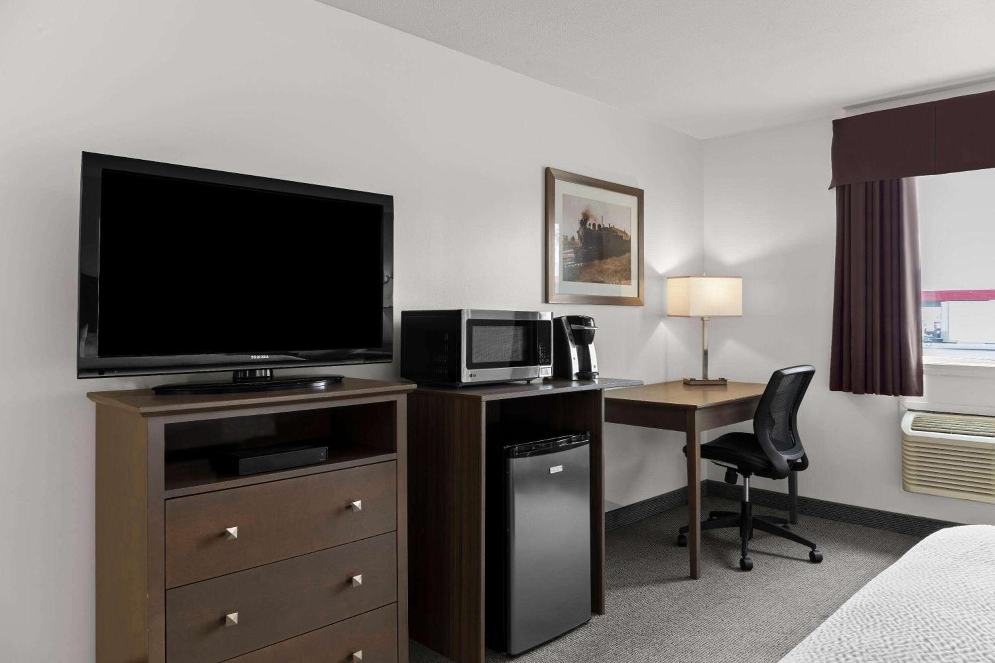 Days Inn By Wyndham Steinbach Kültér fotó