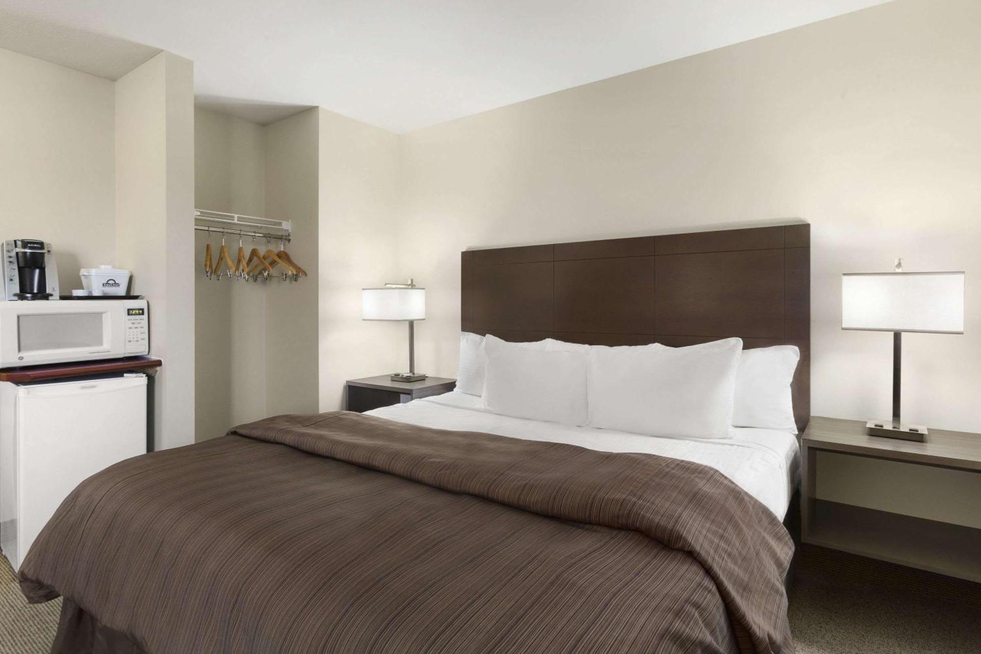 Days Inn By Wyndham Steinbach Kültér fotó