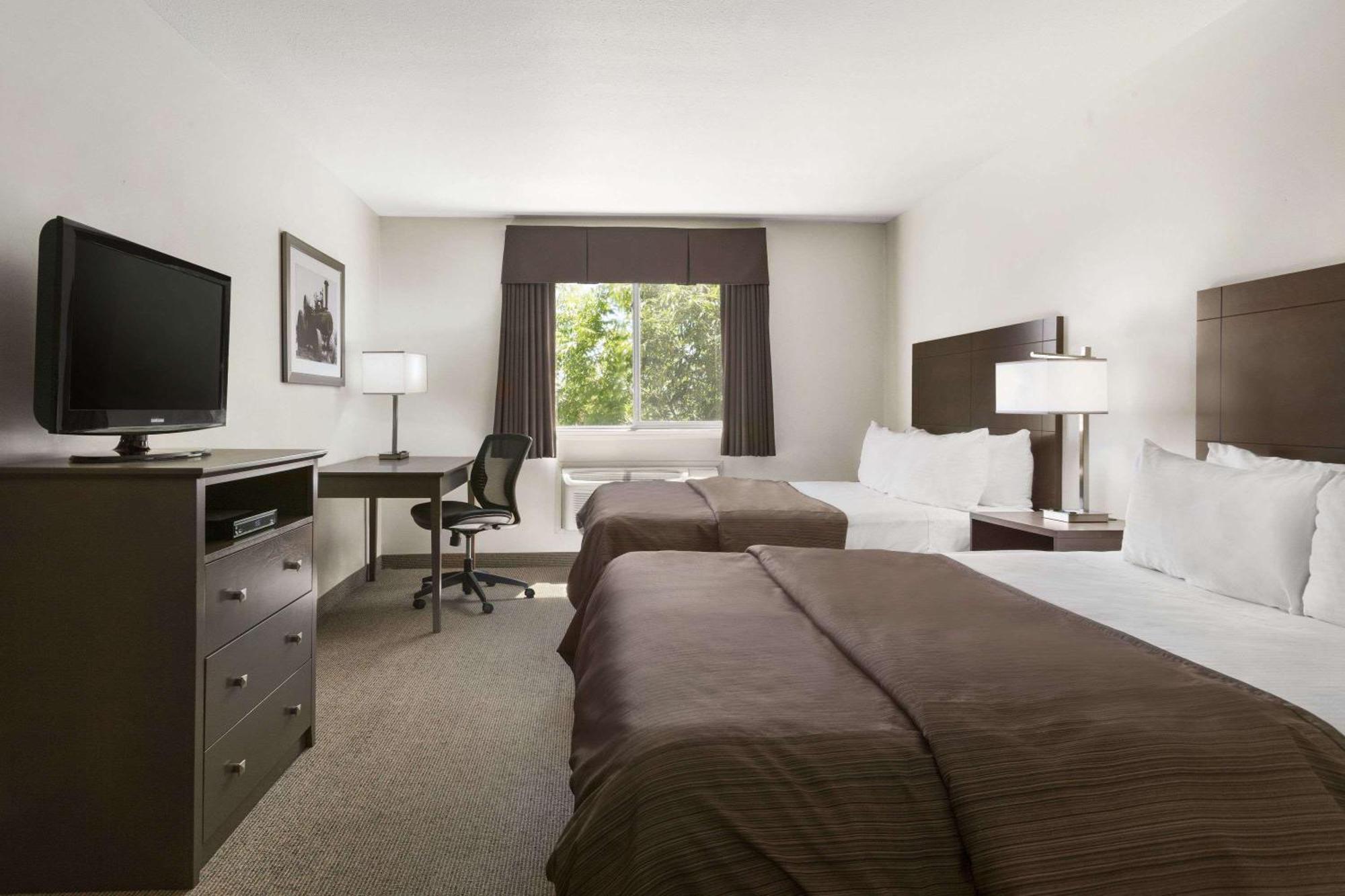 Days Inn By Wyndham Steinbach Kültér fotó