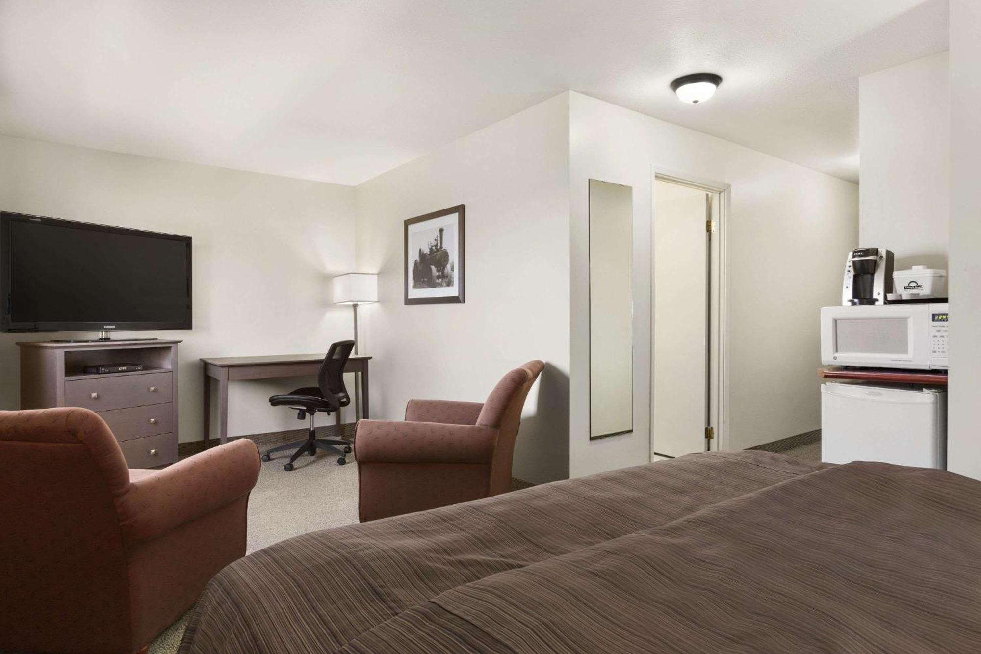 Days Inn By Wyndham Steinbach Kültér fotó